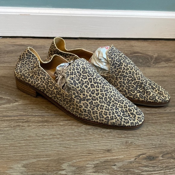 Lucky Brand Cahill Loafer Flat Leopard Women's 9.5 suede. Fold down heel Mule - Picture 1 of 9